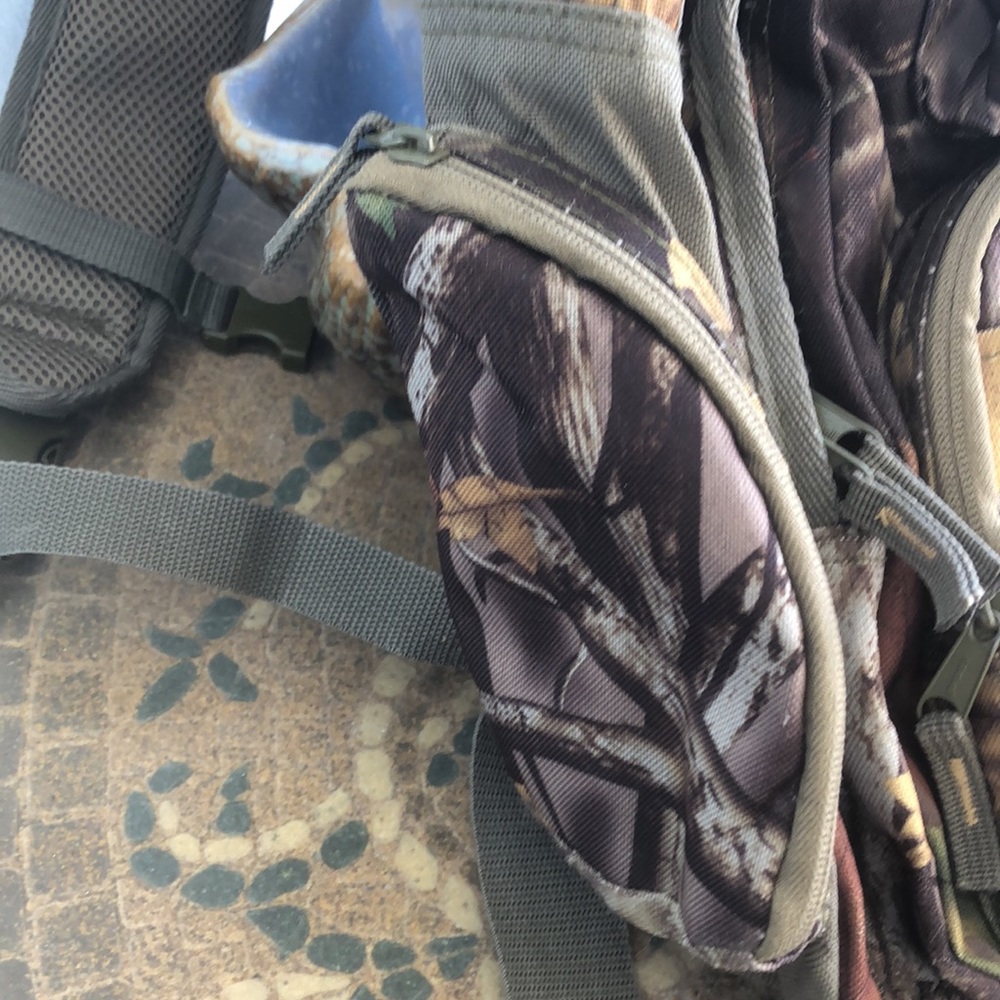 GOODYEAR CAMO BACKPACK • GUC - Picture 6 of 17
